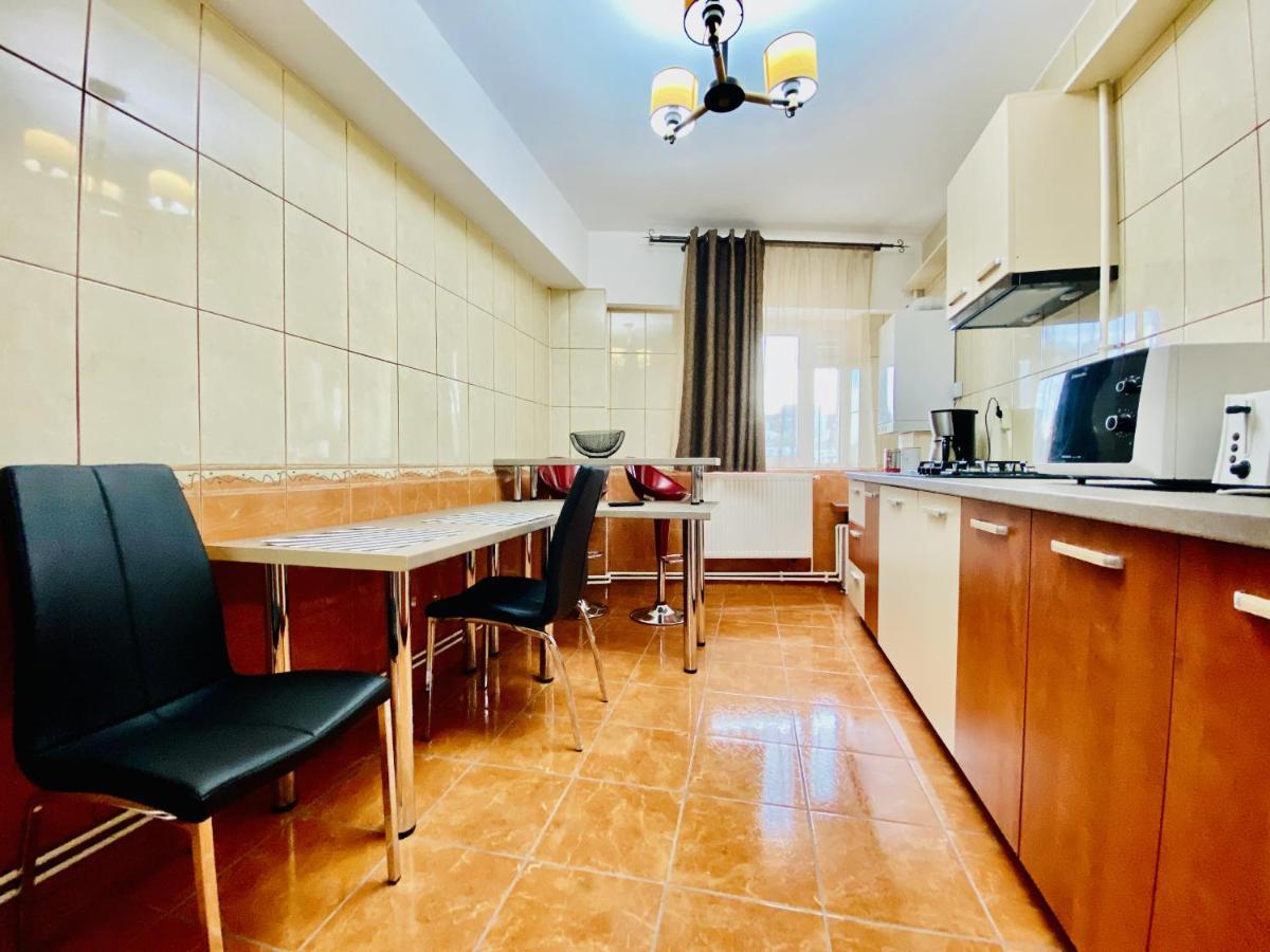 Central & Comfortable Studio Targoviste Bagian luar foto