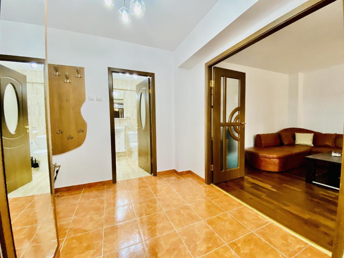 Central & Comfortable Studio Targoviste Bagian luar foto