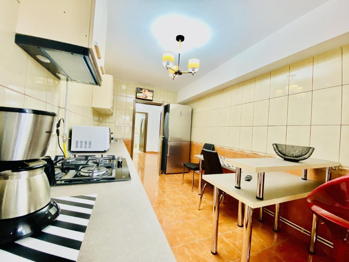Central & Comfortable Studio Targoviste Bagian luar foto